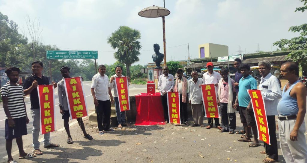 Khudiram Bose 118th Martyrdom Anniversary: Tribute Paid in Chandankiyari, Kisan Morcha Warns Government