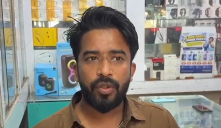 Jamshedpur Mobile Shop Attack: Masked Men Accused of Stealing ₹60,000